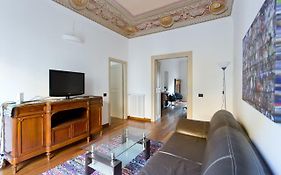 Dante Vintage Apartment